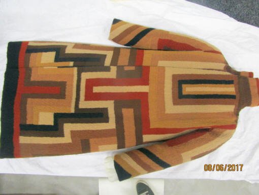 „Coat made for Gloria Swanson“, Detail des textilen Objekts