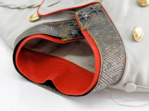 Galauniform, Detail des textilen Objekts