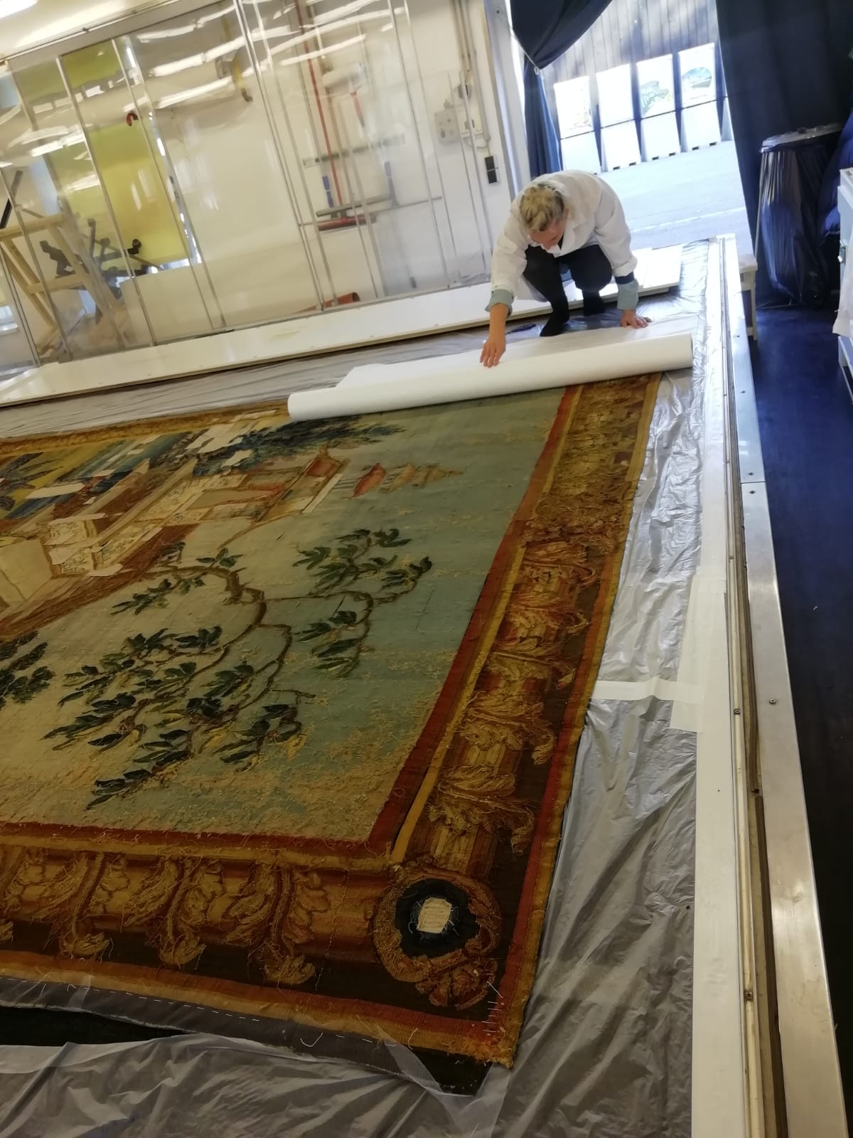 Historisches Textil im Atelier der Textilrestaurierung Neugebauer