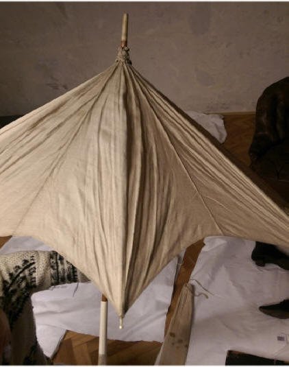 Historisches Textil im Atelier der Textilrestaurierung Neugebauer